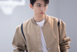 爆料吃瓜杨迪微博